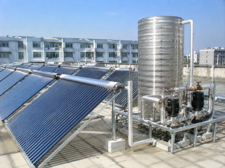 梁园区商用大容量真空管太阳能热水系统